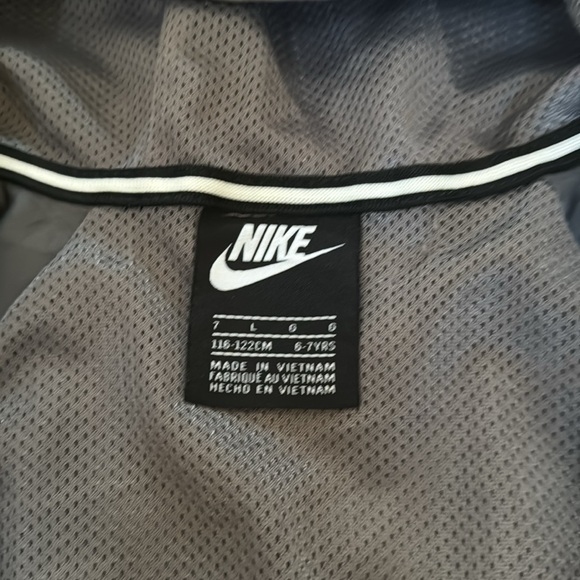 Nike windbreaker jacket in size 7 - Picture 5 of 5